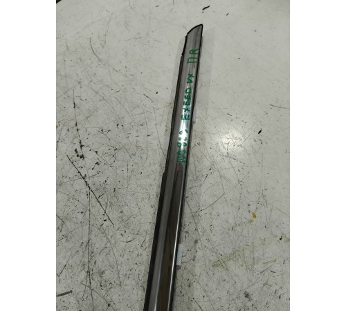 Уплотнитель стекла передний правый внешний