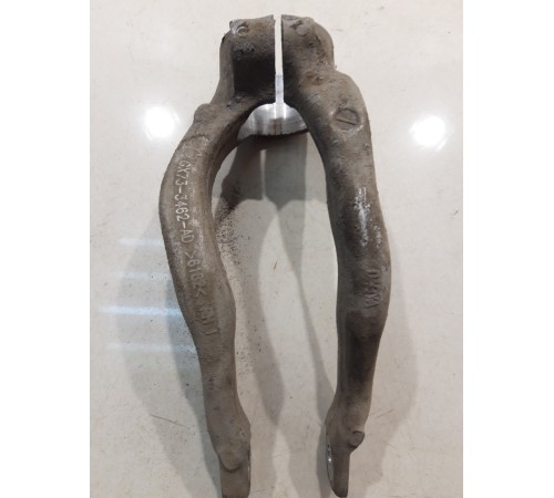 Рычаг переднего правого амортизатора