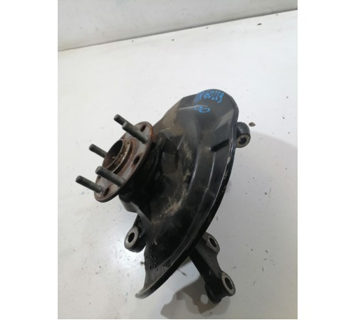 Кулак поворотный передний правый