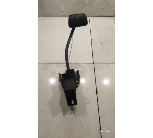 Педаль тормоза