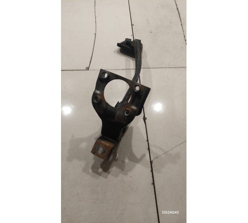 Педаль тормоза