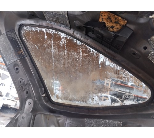 Глухое стекло(заднее правое)