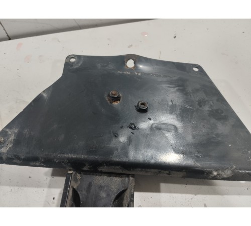 Кронштейн (крепление) рамы правый