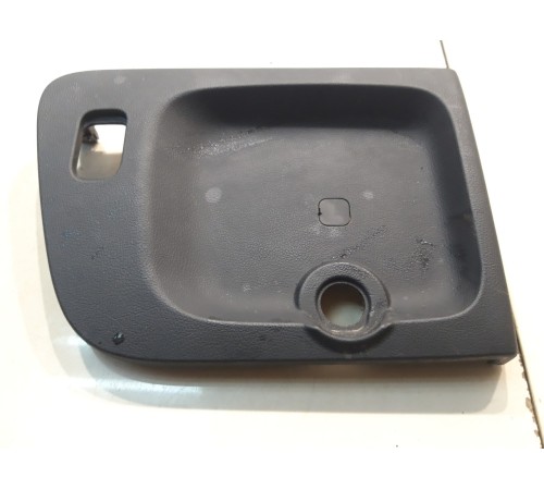 накладка замка двери средняя левая