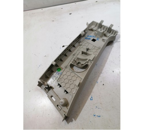 Обшивка центральной стойки правая верхняя