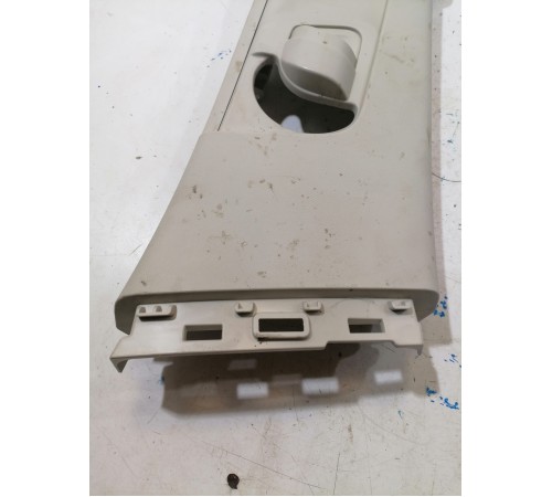 Обшивка центральной стойки правая верхняя