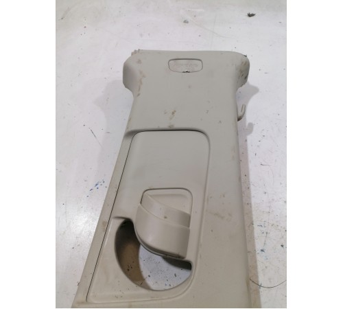 Обшивка центральной стойки правая верхняя