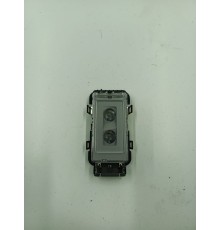 Внутренний светильник салона правый