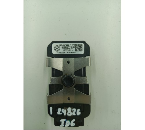 Внутренний светильник салона правый