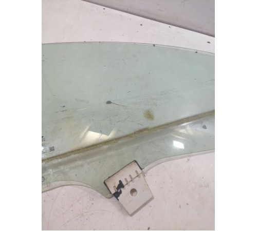 Стекло двери переднее правое