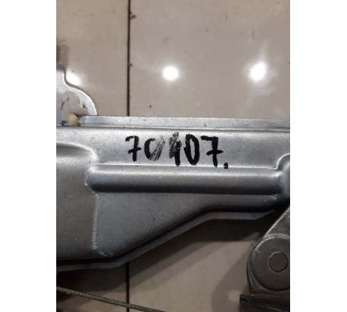 Стеклоподъёмник (передний, правый)