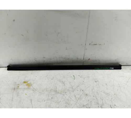 Уплотнитель стекла передний правый внутренний