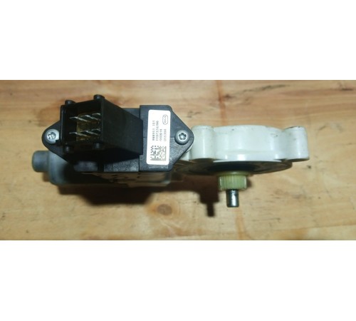 Моторчик стеклоподъемника передний правый