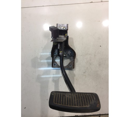 Педаль тормоза