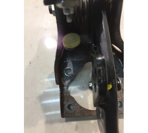 Педаль тормоза