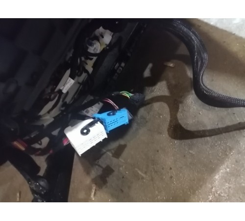 Сиденье переднее левое