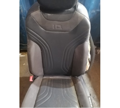 Сиденье переднее левое