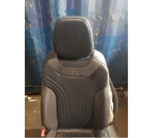 Сиденье переднее левое