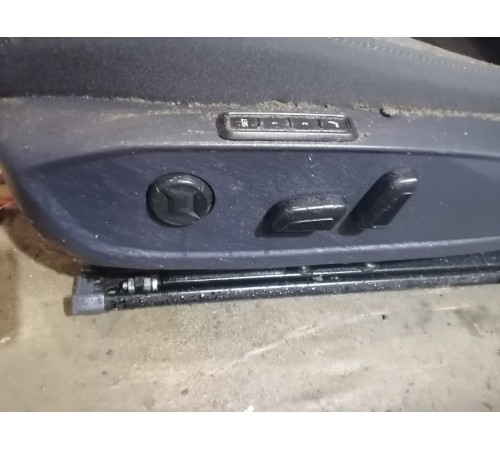 Сиденье переднее левое