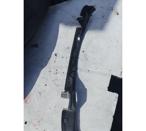 Водосток крышки багажника