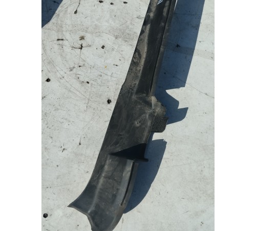 Водосток крышки багажника