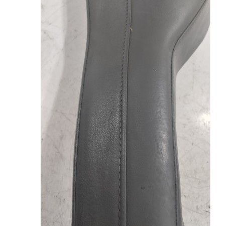 Подушка заднего сиденья боковая левая