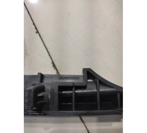 Кронштейн (левый)