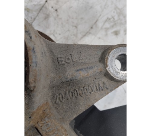 Кулак поворотный передний левый