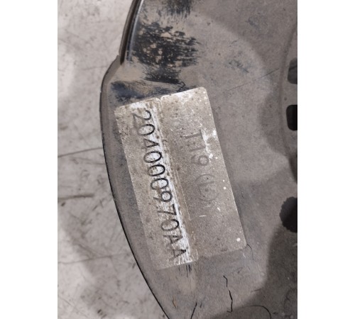 Кулак поворотный передний левый