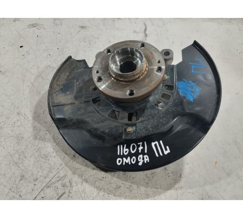 Кулак поворотный передний левый