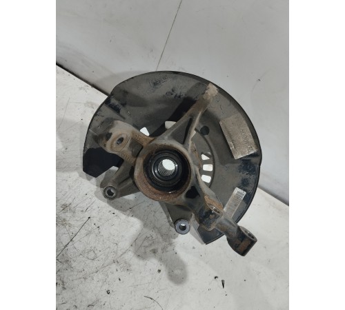 Кулак поворотный передний левый