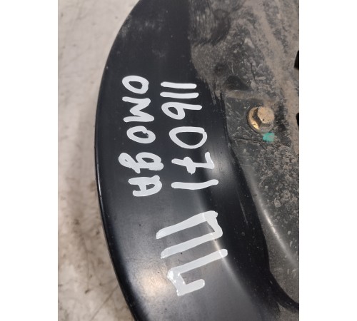 Кулак поворотный передний левый