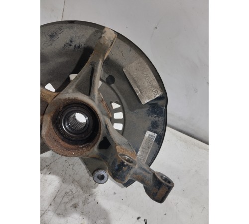 Кулак поворотный передний левый