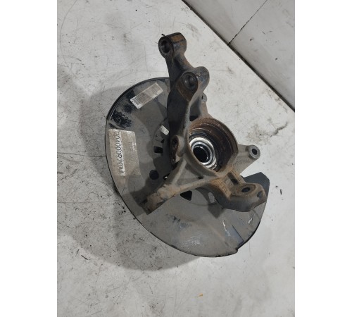 Кулак поворотный передний левый