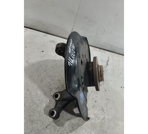 Кулак поворотный передний левый