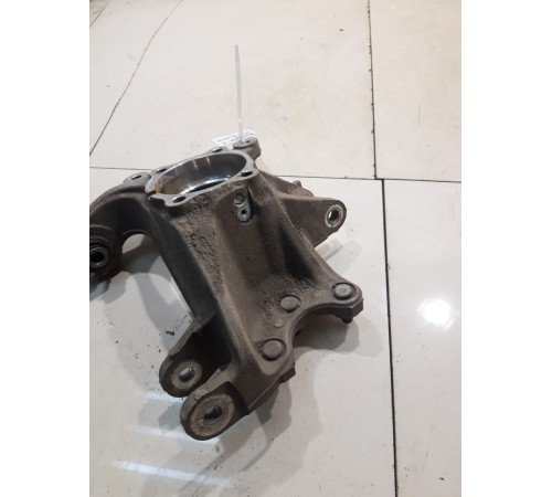 Кулак поворотный (задний, правый)