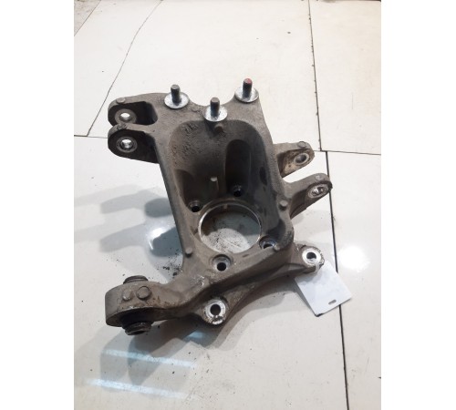 Кулак поворотный (задний, правый)