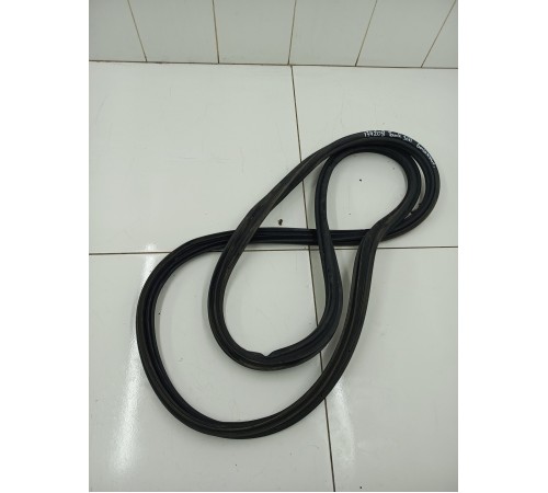 Уплотнитель багажника