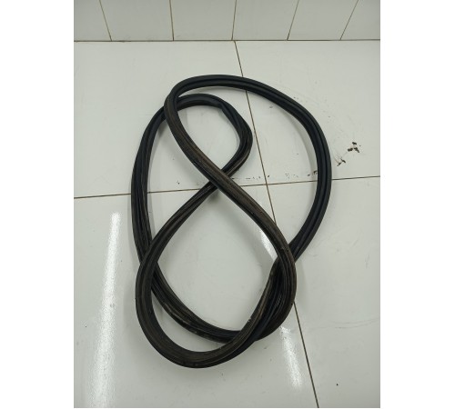 Уплотнитель багажника