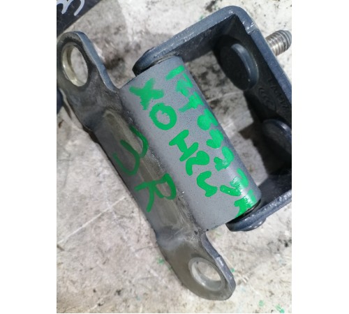 Петля крышки багажника