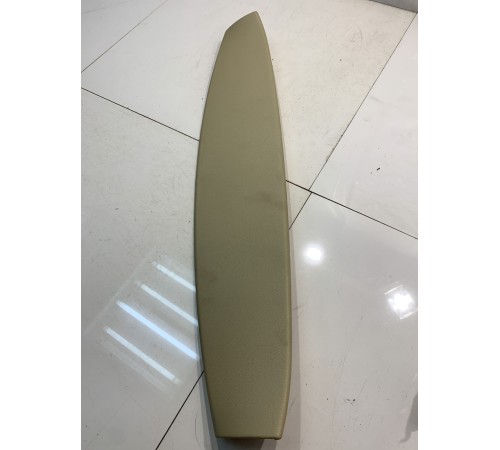 Обшивка двери багажника (верхняя часть)