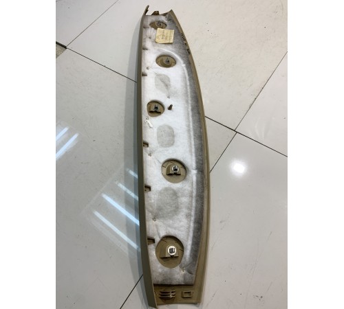 Обшивка двери багажника (верхняя часть)