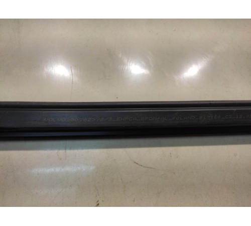 Уплотнитель стекла (задний, правый)