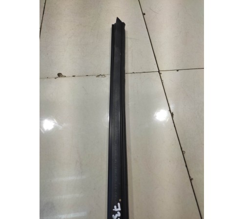 Уплотнитель стекла (задний, правый)