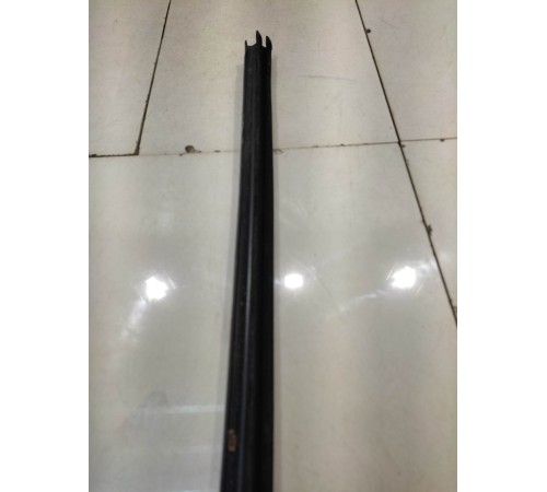 Уплотнитель стекла (задний, правый)