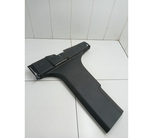 Обшивка центральной стойки (правая)