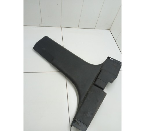 Обшивка центральной стойки (правая)