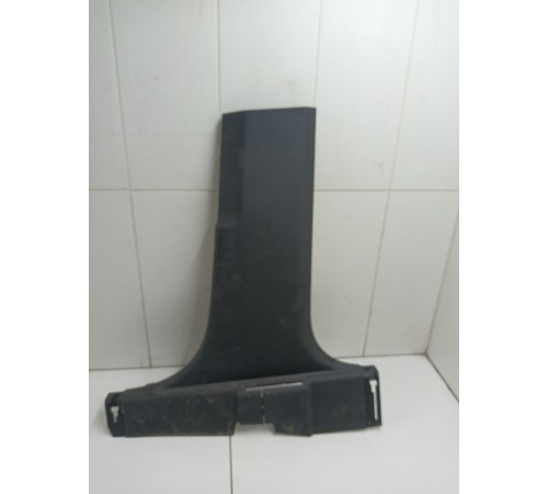 Обшивка центральной стойки (правая)