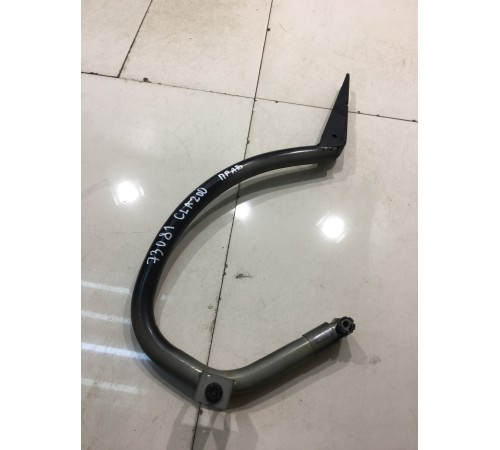 Петля двери багажника (правая)