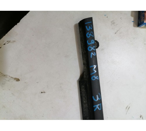 Уплотнитель стекла правой сдвижной двери